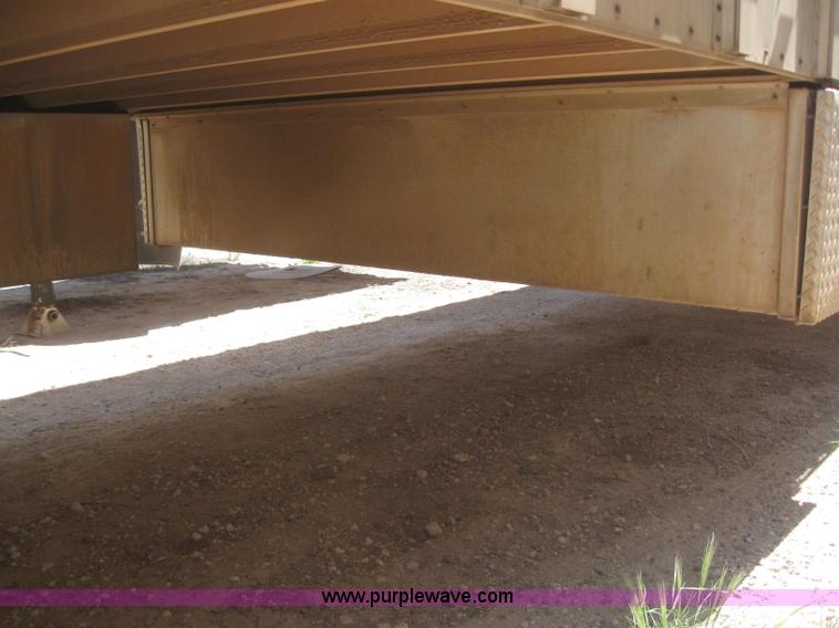 image for item B3279 1996 Wilson 53' hog trailer