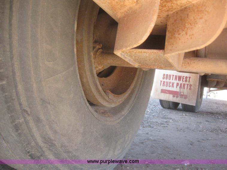 image for item B3282 1998 Eby 53' hog trailer