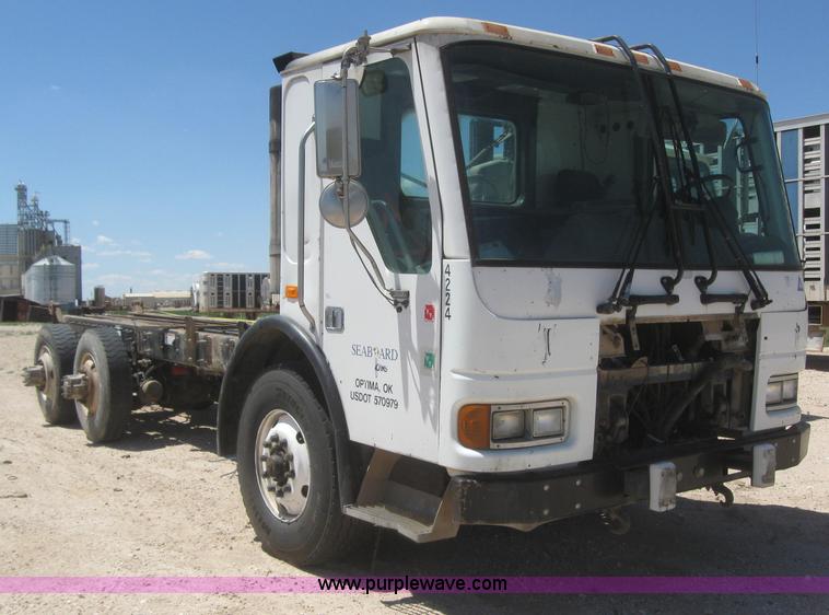image for item B3283 2006 Freightliner Condor truck