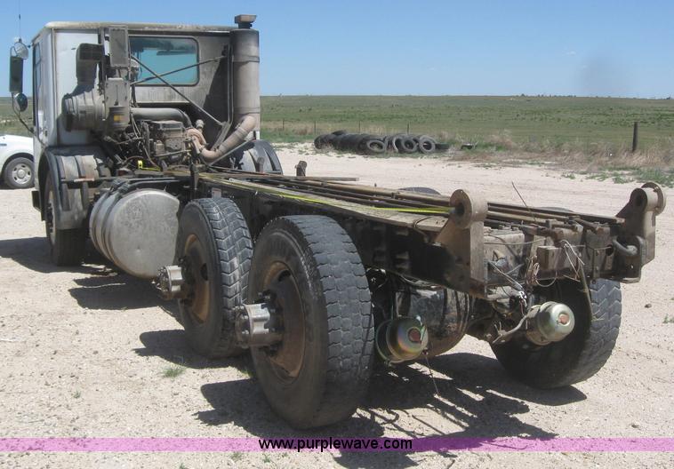 image for item B3283 2006 Freightliner Condor truck