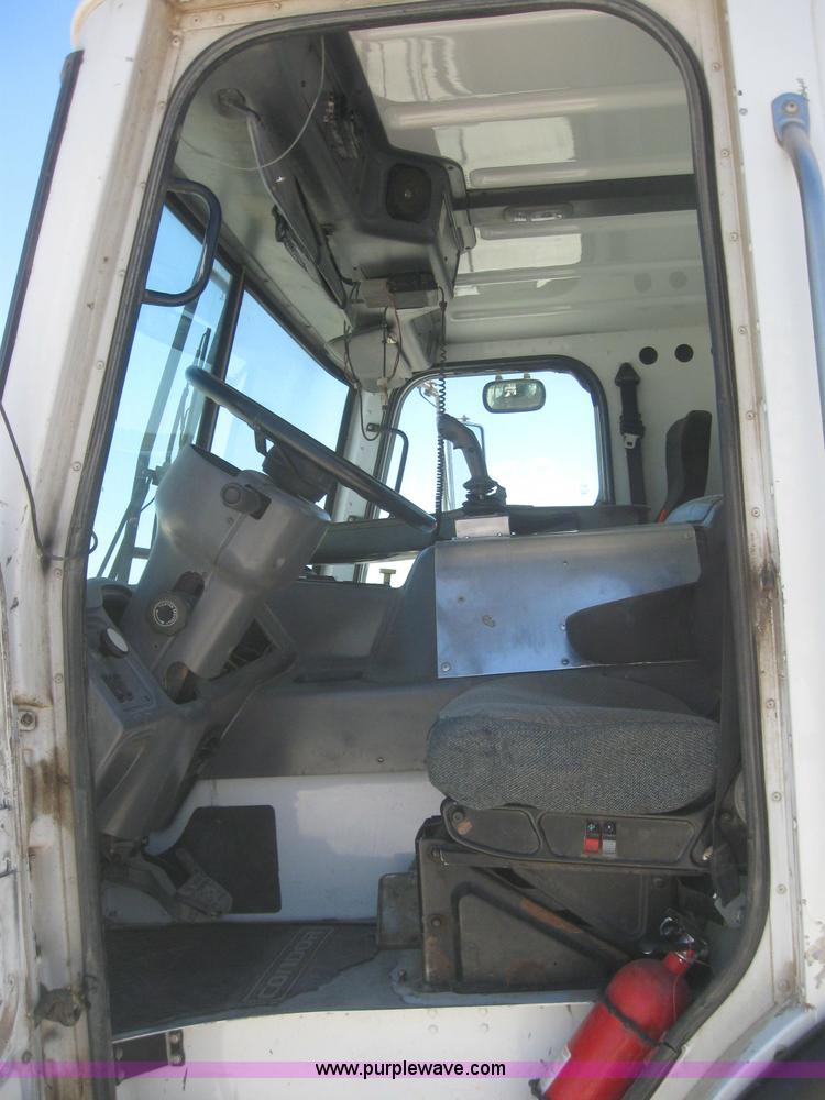 image for item B3283 2006 Freightliner Condor truck