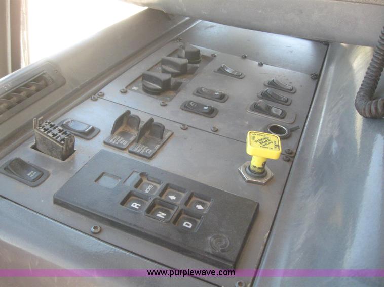 image for item B3283 2006 Freightliner Condor truck