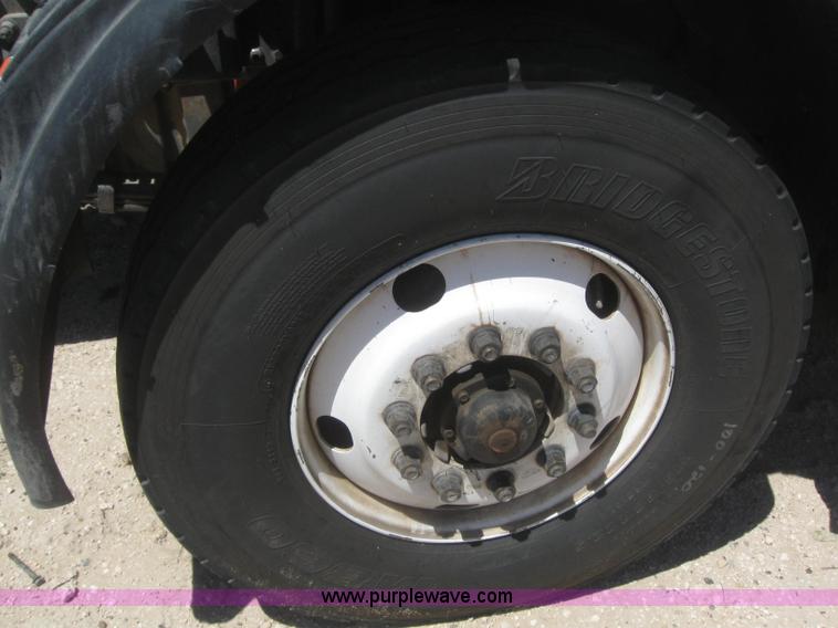 image for item B3283 2006 Freightliner Condor truck