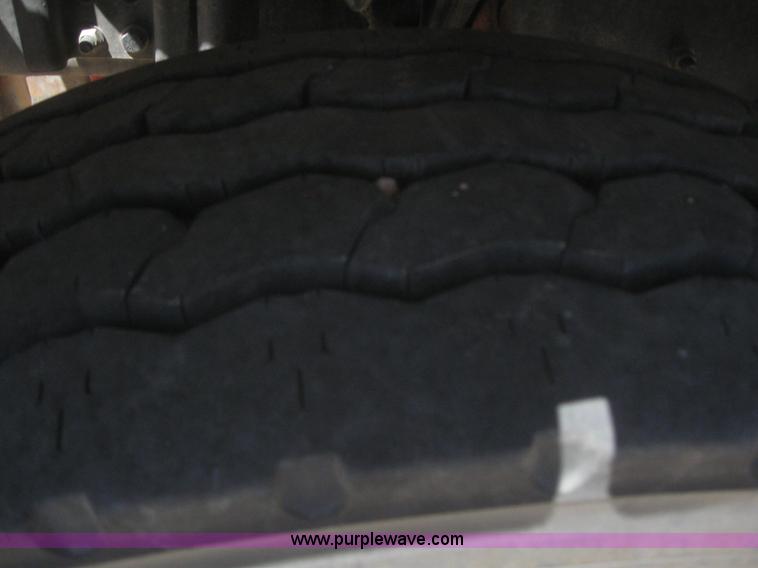 image for item B3283 2006 Freightliner Condor truck