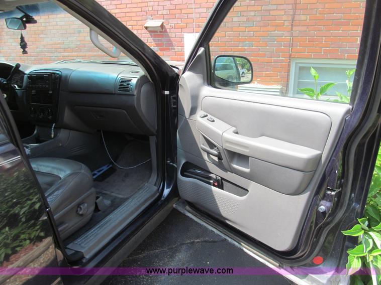 image for item B5149 2002 Ford Explorer XLT SUV