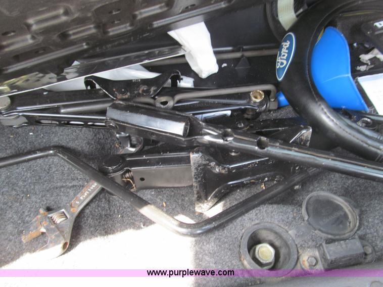 image for item B5149 2002 Ford Explorer XLT SUV