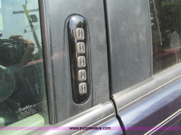 image for item B5149 2002 Ford Explorer XLT SUV