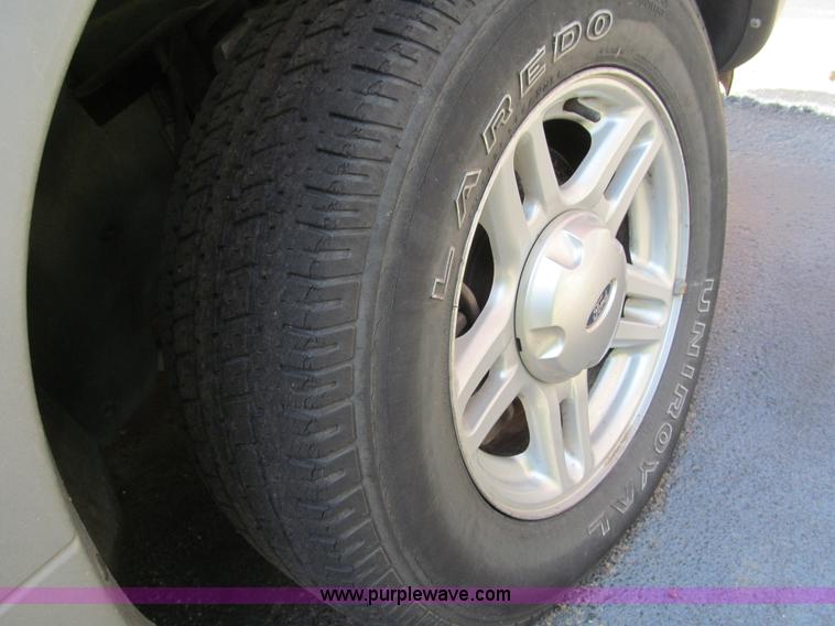 image for item B5149 2002 Ford Explorer XLT SUV