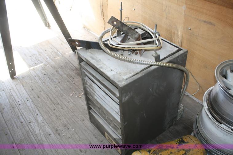 image for item B6758 1988 45' aluminum storage container