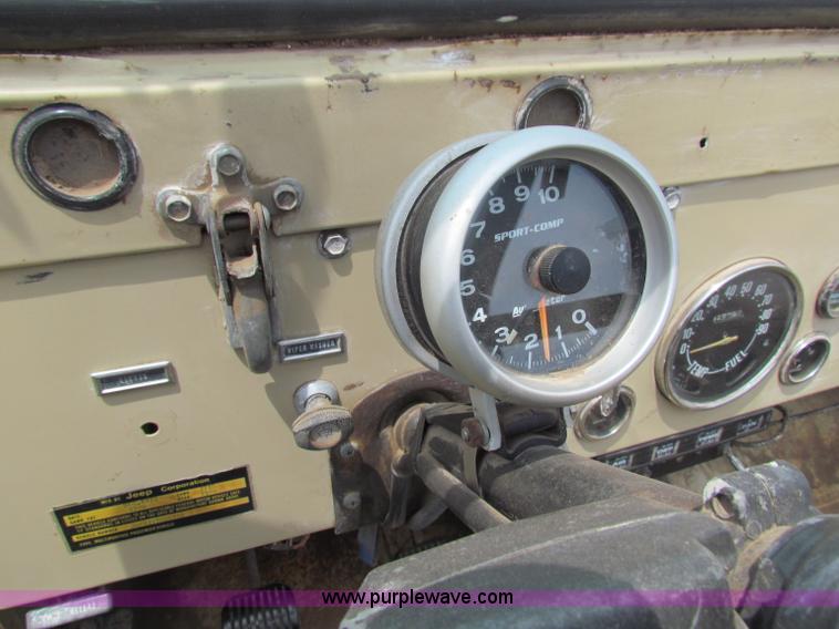 image for item B7287 1974 Jeep Renegade SUV