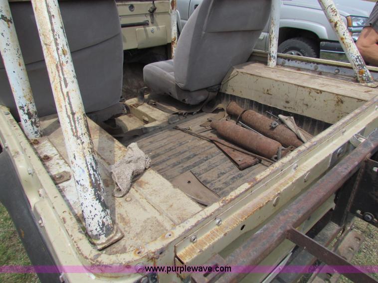 image for item B7287 1974 Jeep Renegade SUV