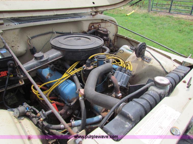 image for item B7287 1974 Jeep Renegade SUV