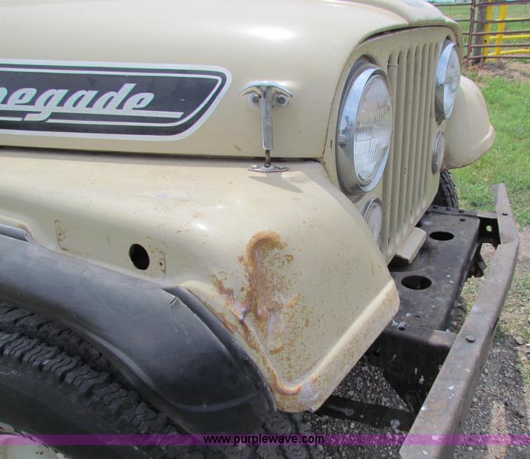 image for item B7287 1974 Jeep Renegade SUV