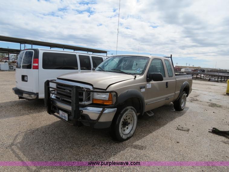 image for item B7503 1999 Ford F250 Super Duty extended cab pickup truck