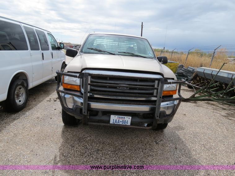 image for item B7503 1999 Ford F250 Super Duty extended cab pickup truck