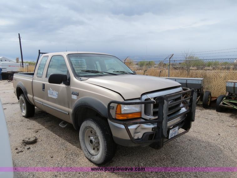 image for item B7503 1999 Ford F250 Super Duty extended cab pickup truck