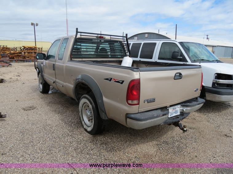 image for item B7503 1999 Ford F250 Super Duty extended cab pickup truck