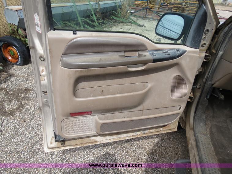 image for item B7503 1999 Ford F250 Super Duty extended cab pickup truck