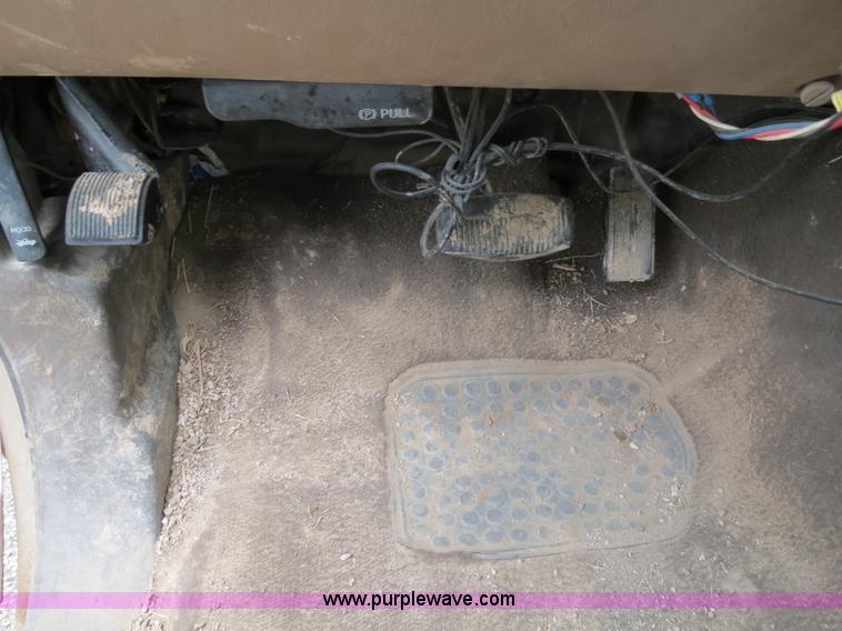 image for item B7503 1999 Ford F250 Super Duty extended cab pickup truck