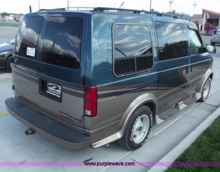 image for item C2022 1995 GMC Safari SL luxury limited van
