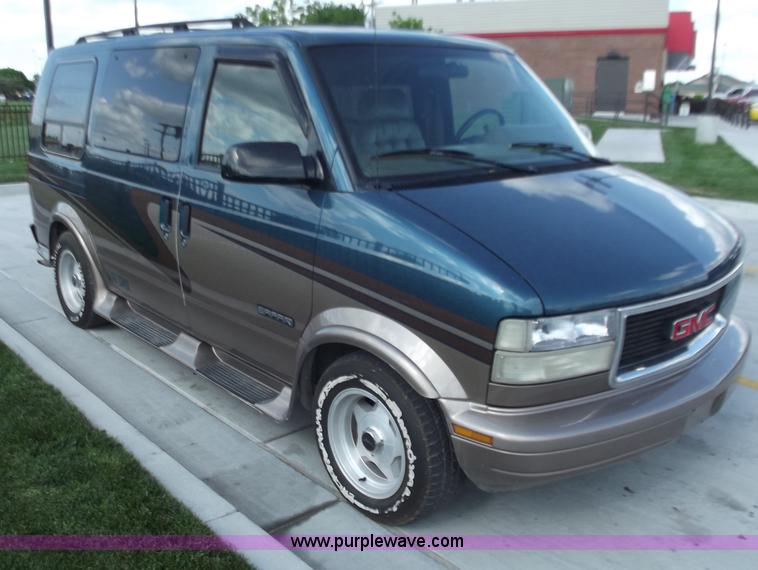 image for item C2022 1995 GMC Safari SL luxury limited van