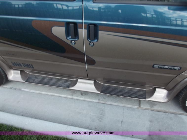 image for item C2022 1995 GMC Safari SL luxury limited van