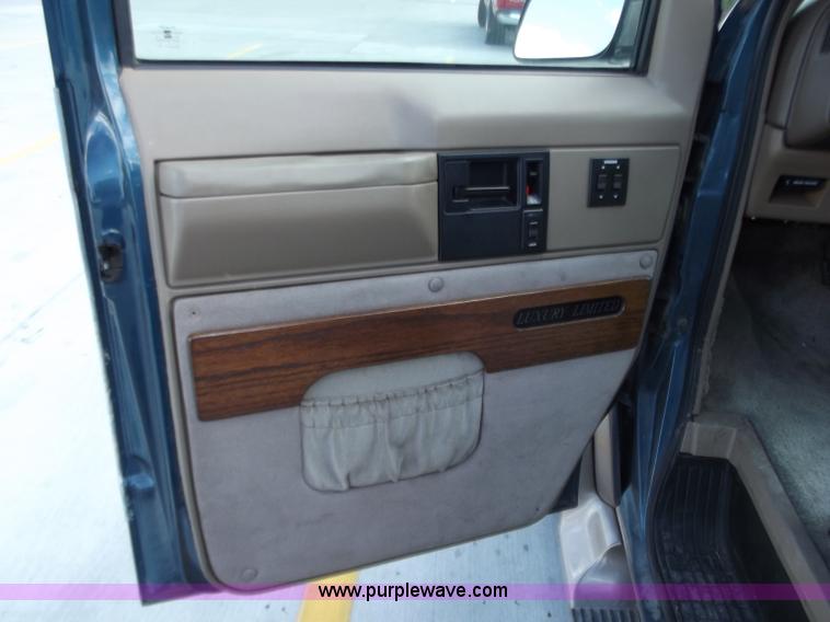 image for item C2022 1995 GMC Safari SL luxury limited van