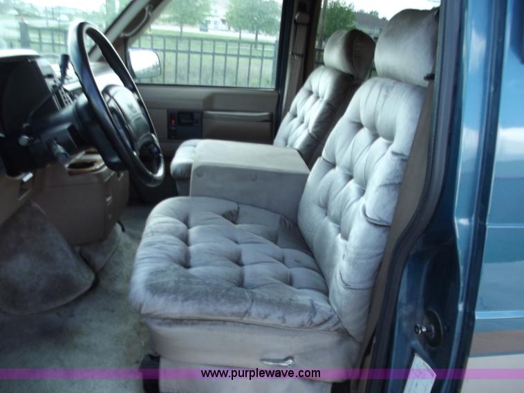 image for item C2022 1995 GMC Safari SL luxury limited van