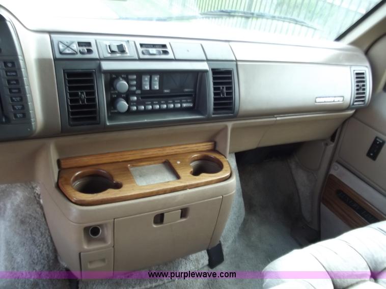 image for item C2022 1995 GMC Safari SL luxury limited van