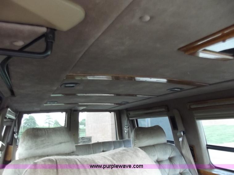 image for item C2022 1995 GMC Safari SL luxury limited van