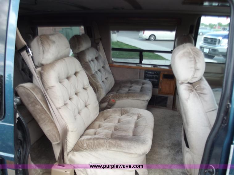 image for item C2022 1995 GMC Safari SL luxury limited van