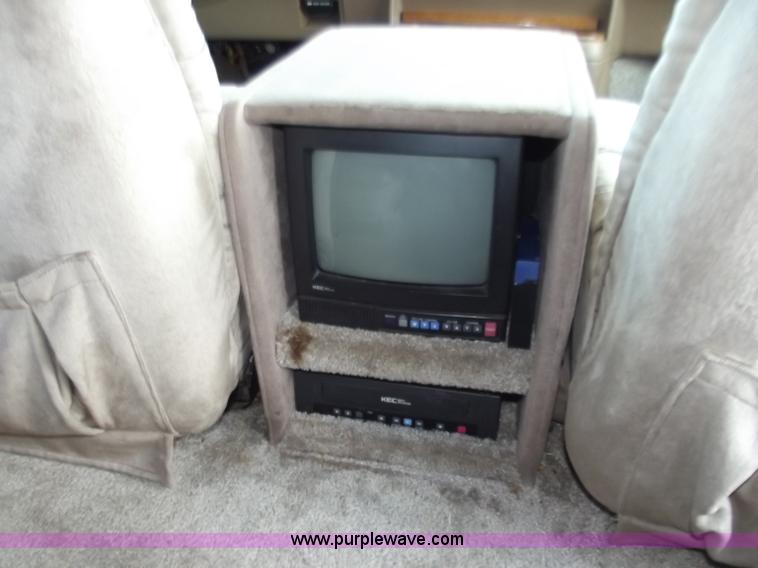 image for item C2022 1995 GMC Safari SL luxury limited van