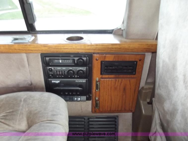 image for item C2022 1995 GMC Safari SL luxury limited van