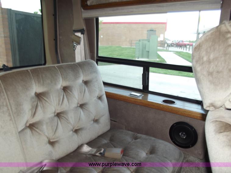 image for item C2022 1995 GMC Safari SL luxury limited van