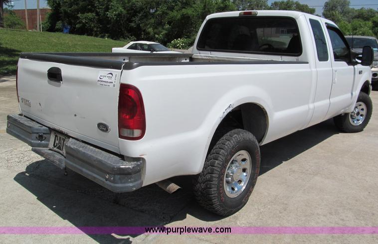 image for item C2195 1999 Ford F250 Super Duty extended cab pickup truck