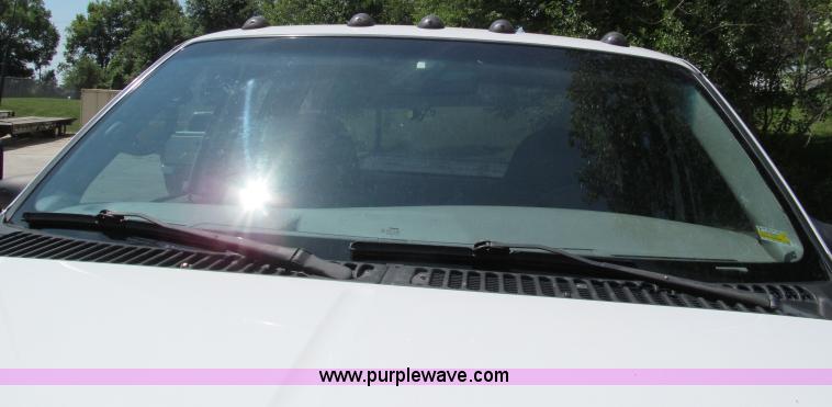 image for item C2195 1999 Ford F250 Super Duty extended cab pickup truck