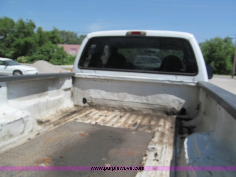 image for item C2195 1999 Ford F250 Super Duty extended cab pickup truck