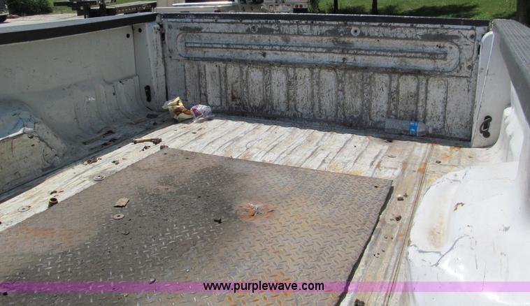 image for item C2195 1999 Ford F250 Super Duty extended cab pickup truck