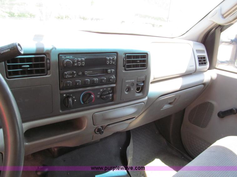 image for item C2195 1999 Ford F250 Super Duty extended cab pickup truck