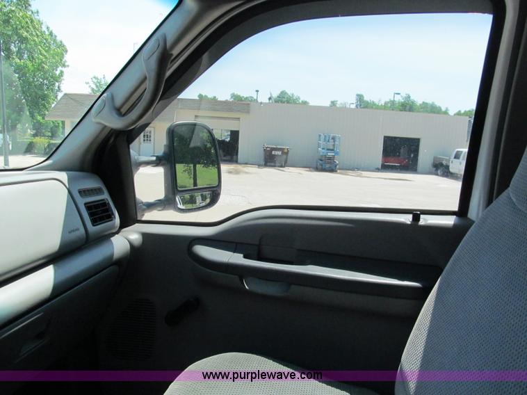 image for item C2195 1999 Ford F250 Super Duty extended cab pickup truck