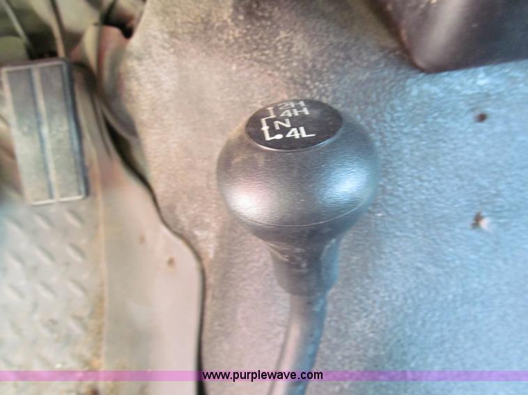 image for item C2195 1999 Ford F250 Super Duty extended cab pickup truck