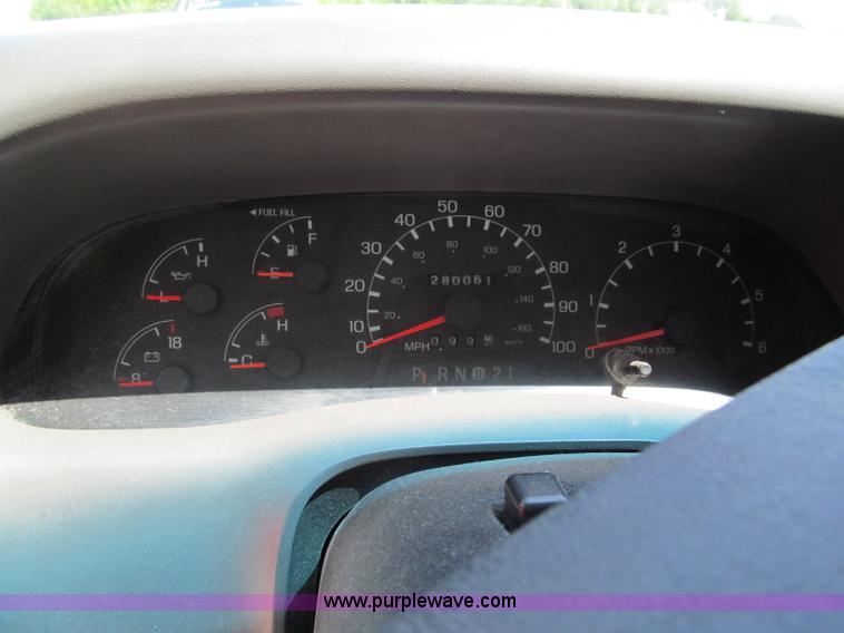 image for item C2195 1999 Ford F250 Super Duty extended cab pickup truck