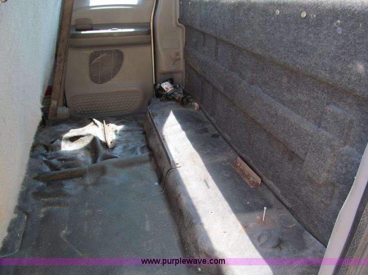 image for item C2195 1999 Ford F250 Super Duty extended cab pickup truck