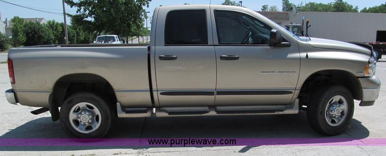 image for item C2197 2004 Dodge Ram 2500HD SLT quad cab pickup truck