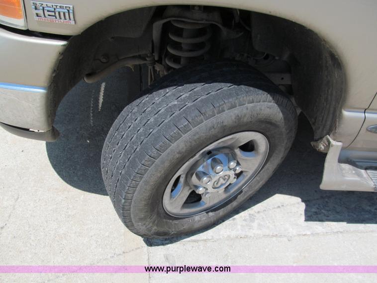 image for item C2197 2004 Dodge Ram 2500HD SLT quad cab pickup truck