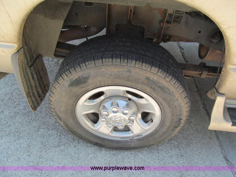 image for item C2197 2004 Dodge Ram 2500HD SLT quad cab pickup truck