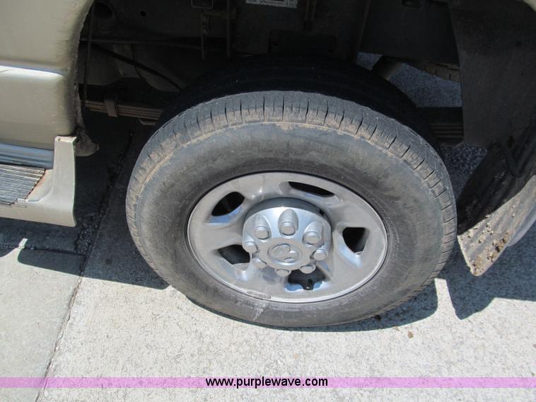 image for item C2197 2004 Dodge Ram 2500HD SLT quad cab pickup truck