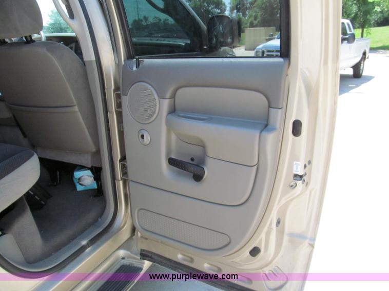 image for item C2197 2004 Dodge Ram 2500HD SLT quad cab pickup truck