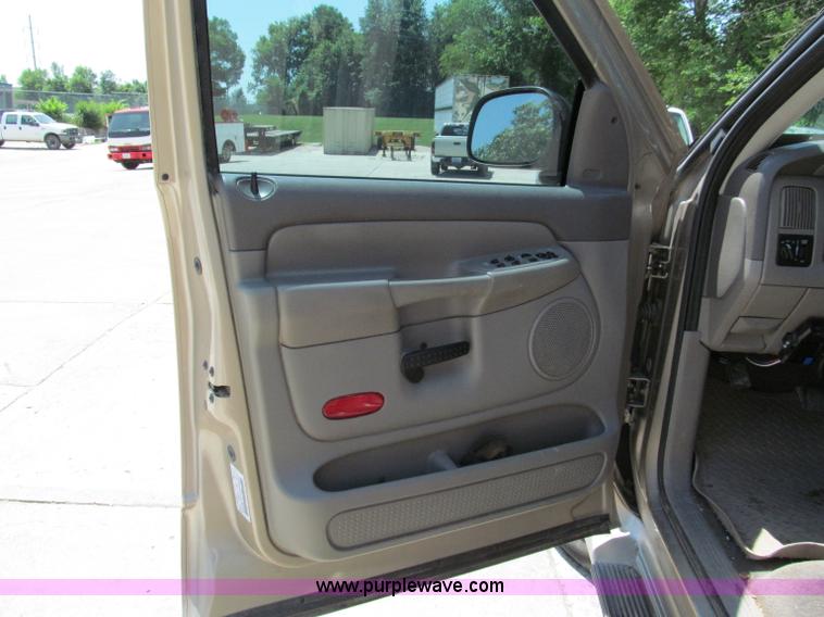 image for item C2197 2004 Dodge Ram 2500HD SLT quad cab pickup truck