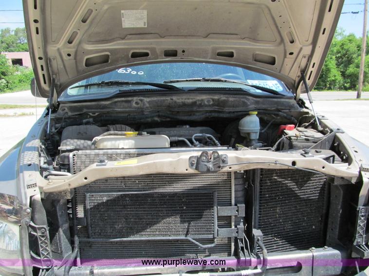 image for item C2197 2004 Dodge Ram 2500HD SLT quad cab pickup truck